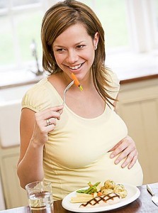 La alimentación durante el embarazo debe ser sana y variada